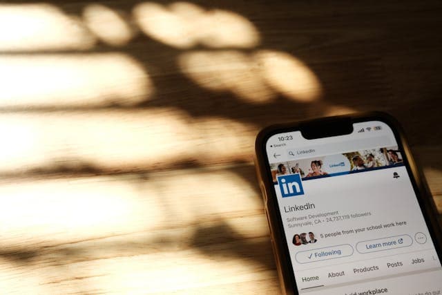How to Use LinkedIn Polls to Boost Engagement in 2025